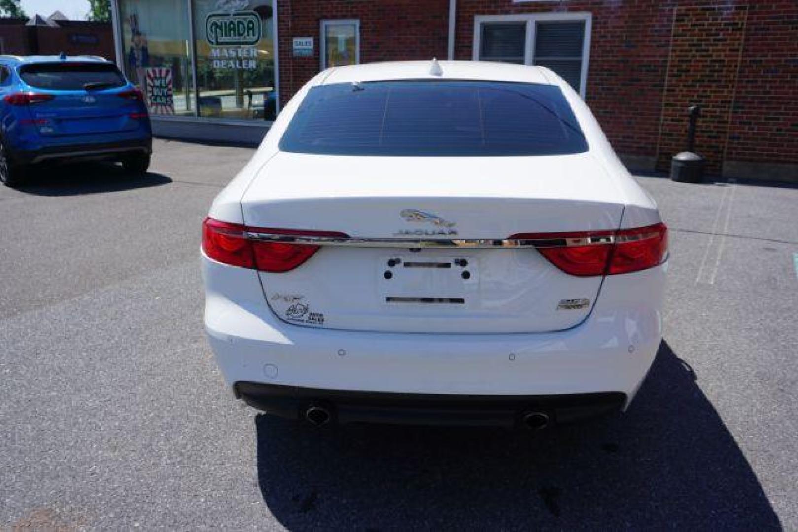 2020 Fuji White Jaguar XF Sedan 25t Premium AWD Automatic (SAJBJ4FX8LC) with an Ingenium 2L I-4 gasoline direct injection engine, located at 312 Centre Ave, Schuylkill Haven, PA, 17972, (570) 593-5278, 40.638130, -76.177383 - Photo#4