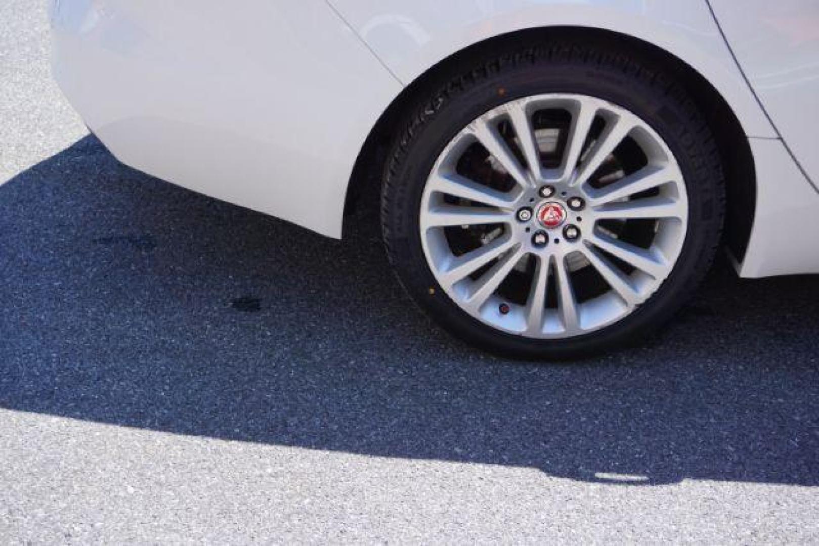 2020 Fuji White Jaguar XF Sedan 25t Premium AWD Automatic (SAJBJ4FX8LC) with an Ingenium 2L I-4 gasoline direct injection engine, located at 312 Centre Ave, Schuylkill Haven, PA, 17972, (570) 593-5278, 40.638130, -76.177383 - Photo#30