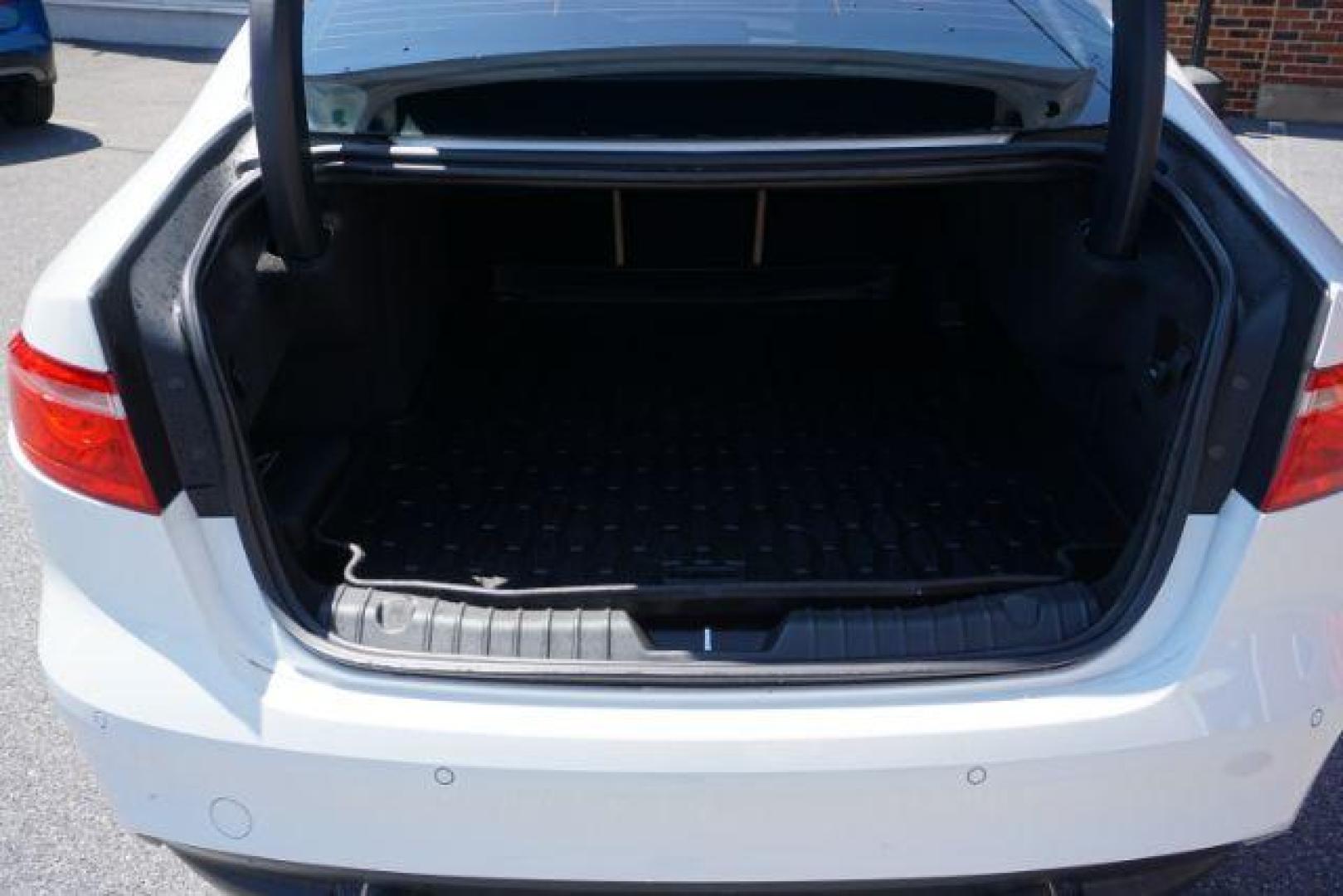 2020 Fuji White Jaguar XF Sedan 25t Premium AWD Automatic (SAJBJ4FX8LC) with an Ingenium 2L I-4 gasoline direct injection engine, located at 312 Centre Ave, Schuylkill Haven, PA, 17972, (570) 593-5278, 40.638130, -76.177383 - Photo#13
