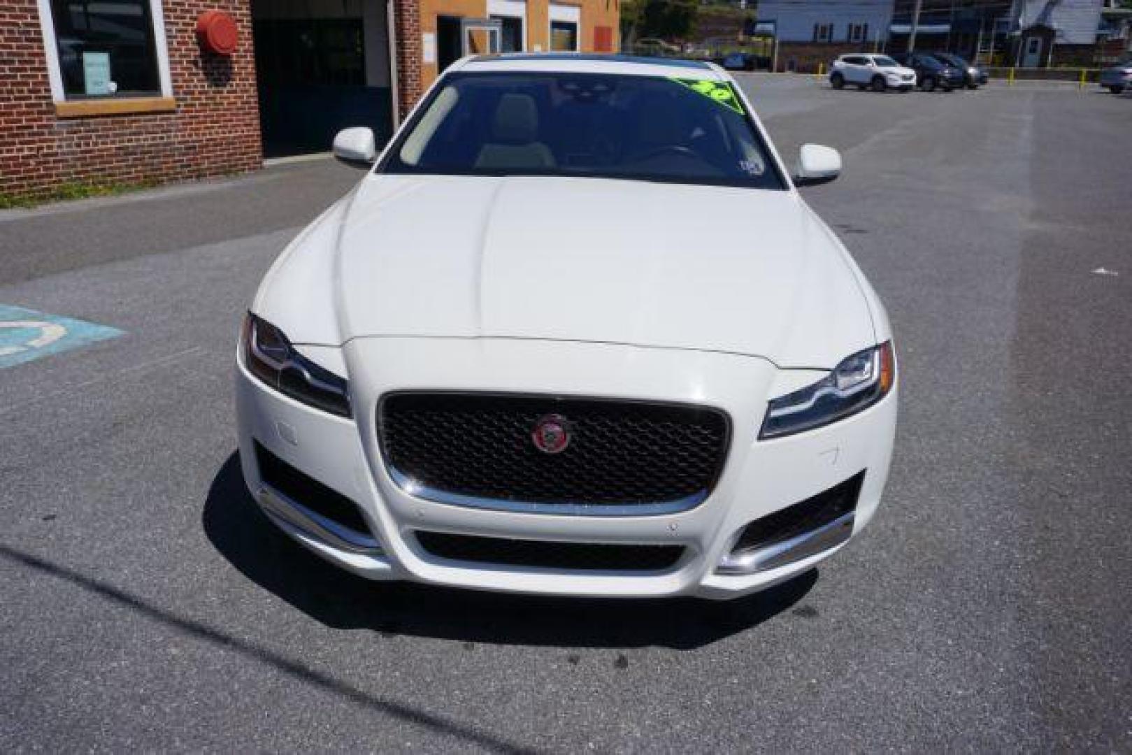 2020 Fuji White Jaguar XF Sedan 25t Premium AWD Automatic (SAJBJ4FX8LC) with an Ingenium 2L I-4 gasoline direct injection engine, located at 312 Centre Ave, Schuylkill Haven, PA, 17972, (570) 593-5278, 40.638130, -76.177383 - Photo#9