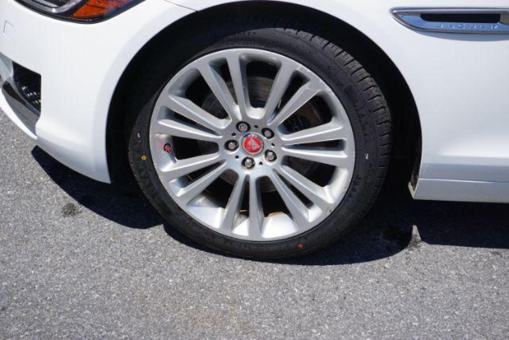 2020 Fuji White Jaguar XF Sedan 25t Premium AWD Automatic (SAJBJ4FX8LC) with an Ingenium 2L I-4 gasoline direct injection engine, located at 312 Centre Ave, Schuylkill Haven, PA, 17972, (570) 593-5278, 40.638130, -76.177383 - Photo#31