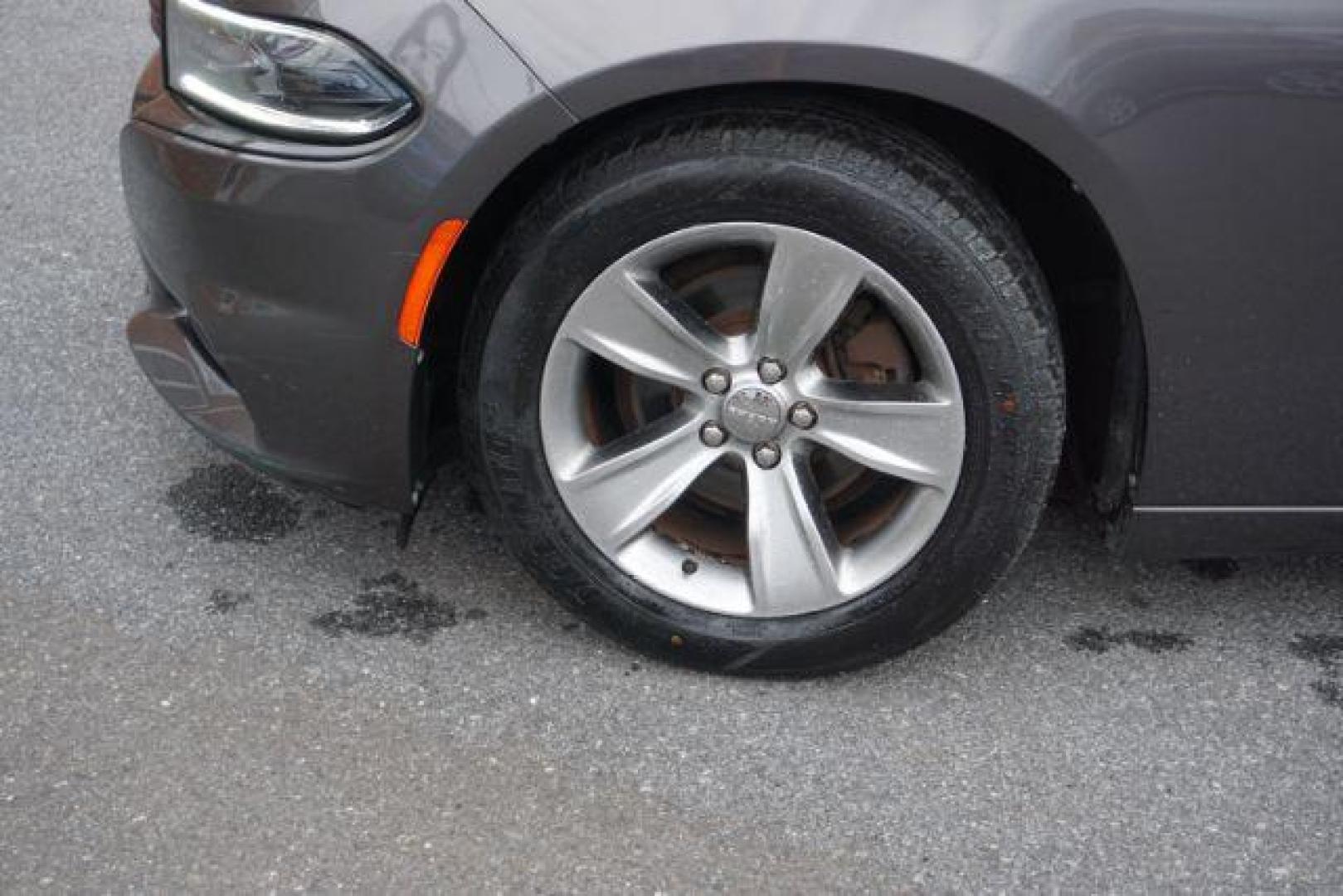 2018 Gray /gray Dodge Charger SXT Plus (2C3CDXHG6JH) with an 3.6L V6 DOHC 24V engine, 8-Speed Automatic transmission, located at 312 Centre Ave, Schuylkill Haven, PA, 17972, (570) 593-5278, 40.638130, -76.177383 - Photo#4