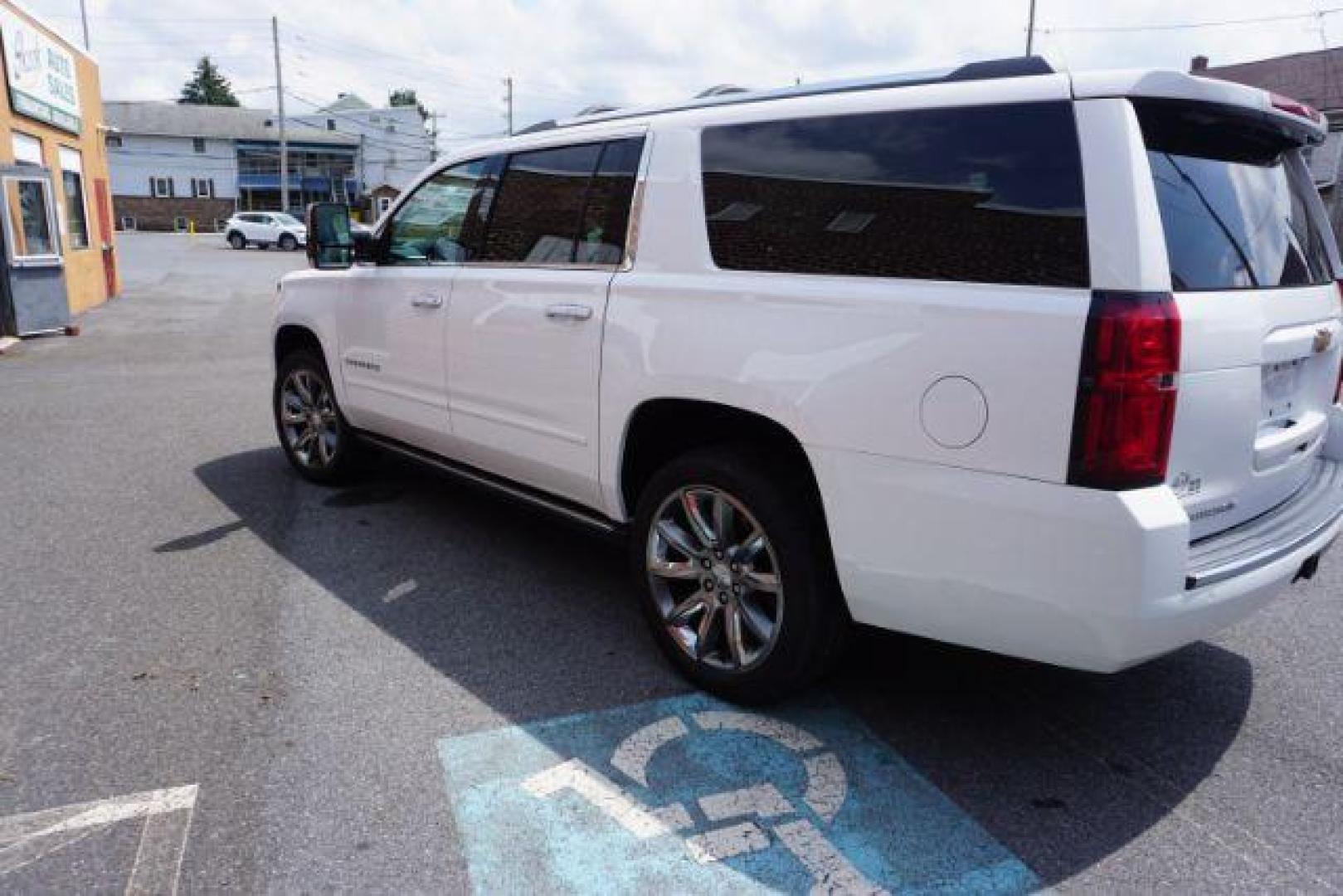 2018 Summit White /Jet Black Chevrolet Suburban Premier (1GNSKJKC3JR) with an EcoTec3 5.3L V-8 gasoline direct injection engine, located at 312 Centre Ave, Schuylkill Haven, PA, 17972, (570) 593-5278, 40.638130, -76.177383 - Photo#7