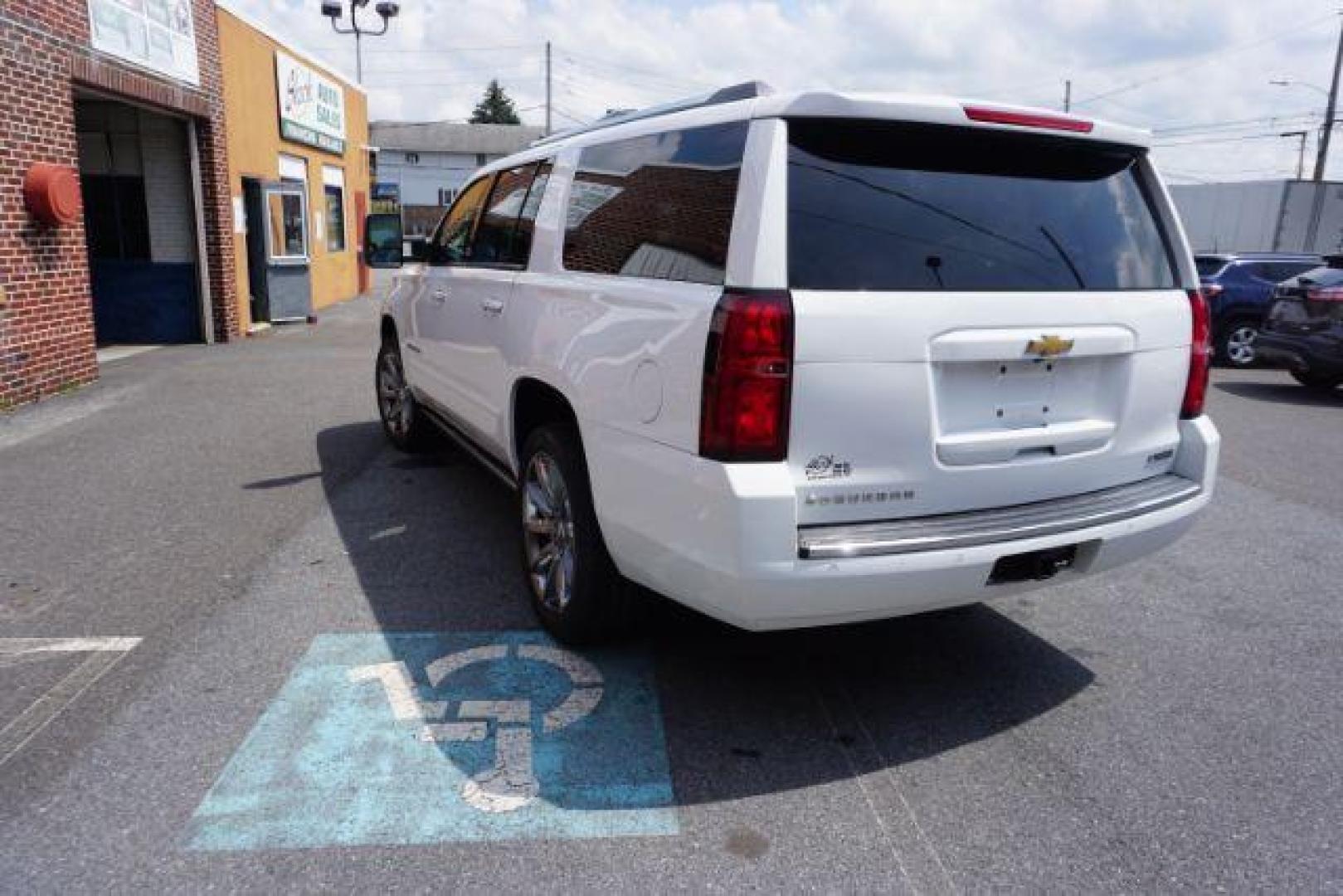 2018 Summit White /Jet Black Chevrolet Suburban Premier (1GNSKJKC3JR) with an EcoTec3 5.3L V-8 gasoline direct injection engine, located at 312 Centre Ave, Schuylkill Haven, PA, 17972, (570) 593-5278, 40.638130, -76.177383 - Photo#8