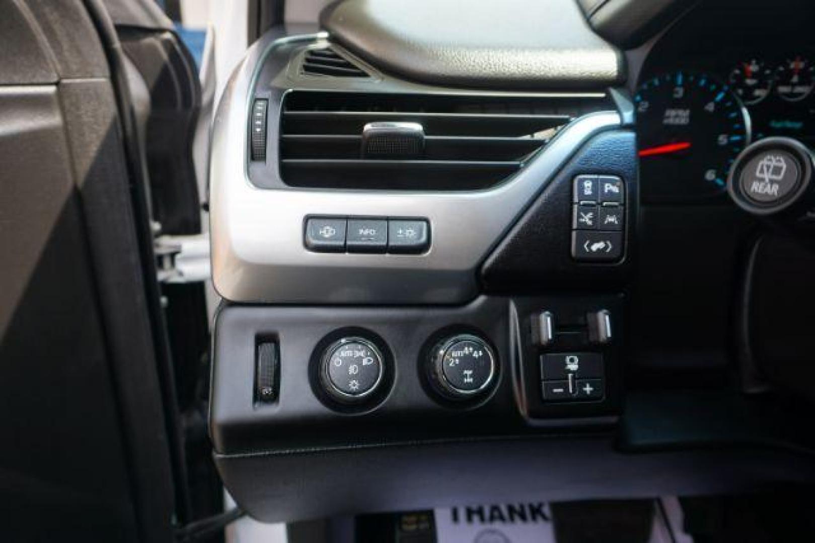 2018 Summit White /Jet Black Chevrolet Suburban Premier (1GNSKJKC3JR) with an EcoTec3 5.3L V-8 gasoline direct injection engine, located at 312 Centre Ave, Schuylkill Haven, PA, 17972, (570) 593-5278, 40.638130, -76.177383 - Photo#27