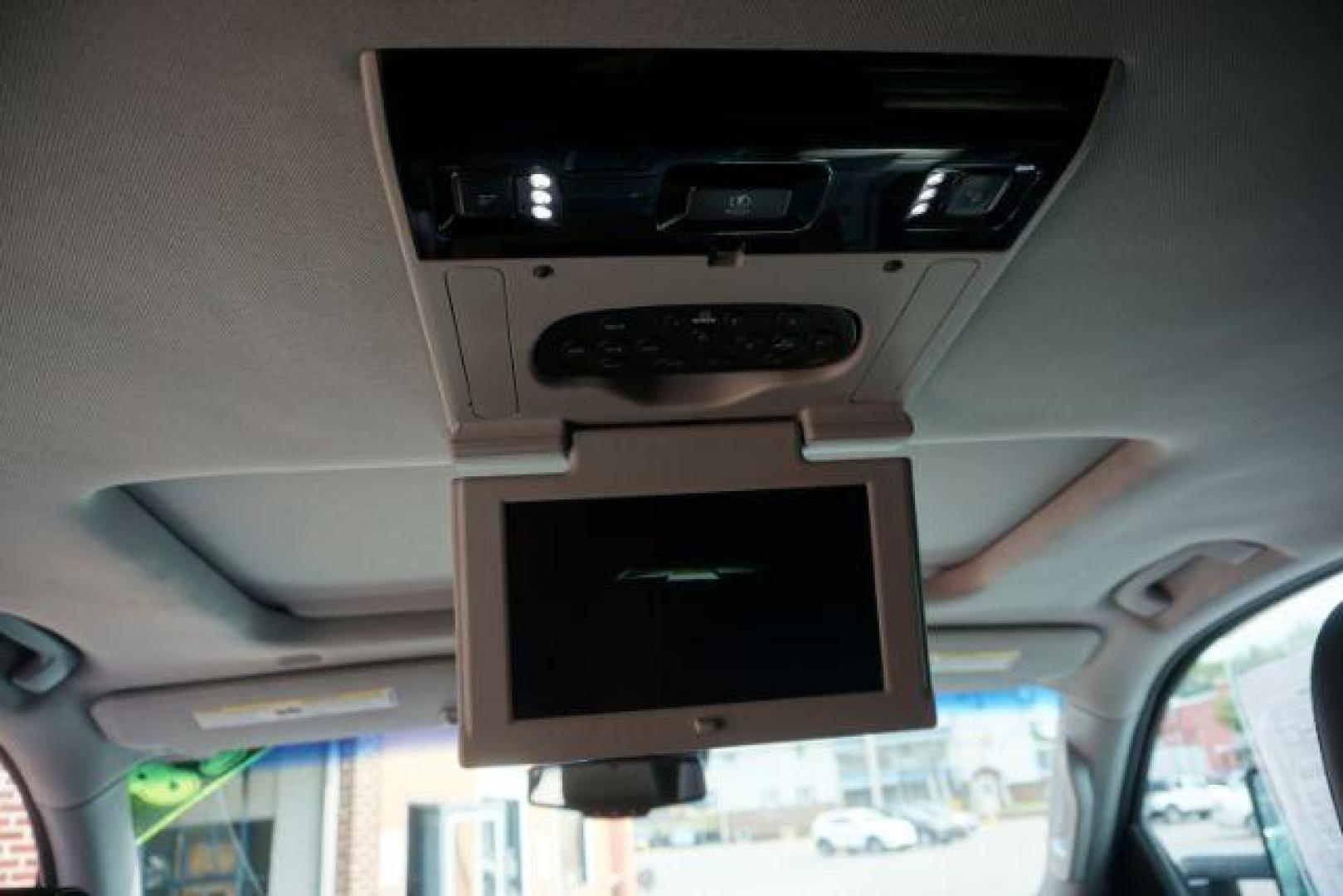 2018 Summit White /Jet Black Chevrolet Suburban Premier (1GNSKJKC3JR) with an EcoTec3 5.3L V-8 gasoline direct injection engine, located at 312 Centre Ave, Schuylkill Haven, PA, 17972, (570) 593-5278, 40.638130, -76.177383 - Photo#36