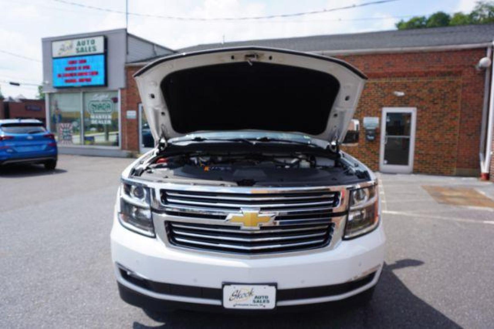 2018 Summit White /Jet Black Chevrolet Suburban Premier (1GNSKJKC3JR) with an EcoTec3 5.3L V-8 gasoline direct injection engine, located at 312 Centre Ave, Schuylkill Haven, PA, 17972, (570) 593-5278, 40.638130, -76.177383 - Photo#46