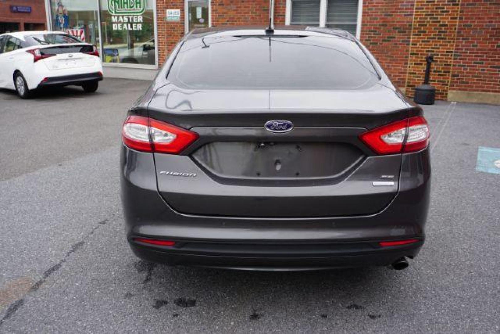 2015 Gray /Terracotta Ford Fusion SE (3FA6P0HD3FR) , located at 312 Centre Ave, Schuylkill Haven, PA, 17972, (570) 593-5278, 40.638130, -76.177383 - Photo#5