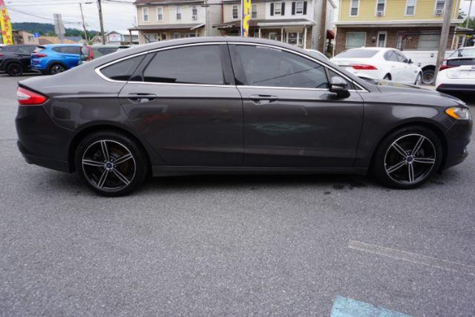 2015 Gray /Terracotta Ford Fusion SE (3FA6P0HD3FR) , located at 312 Centre Ave, Schuylkill Haven, PA, 17972, (570) 593-5278, 40.638130, -76.177383 - Photo#10