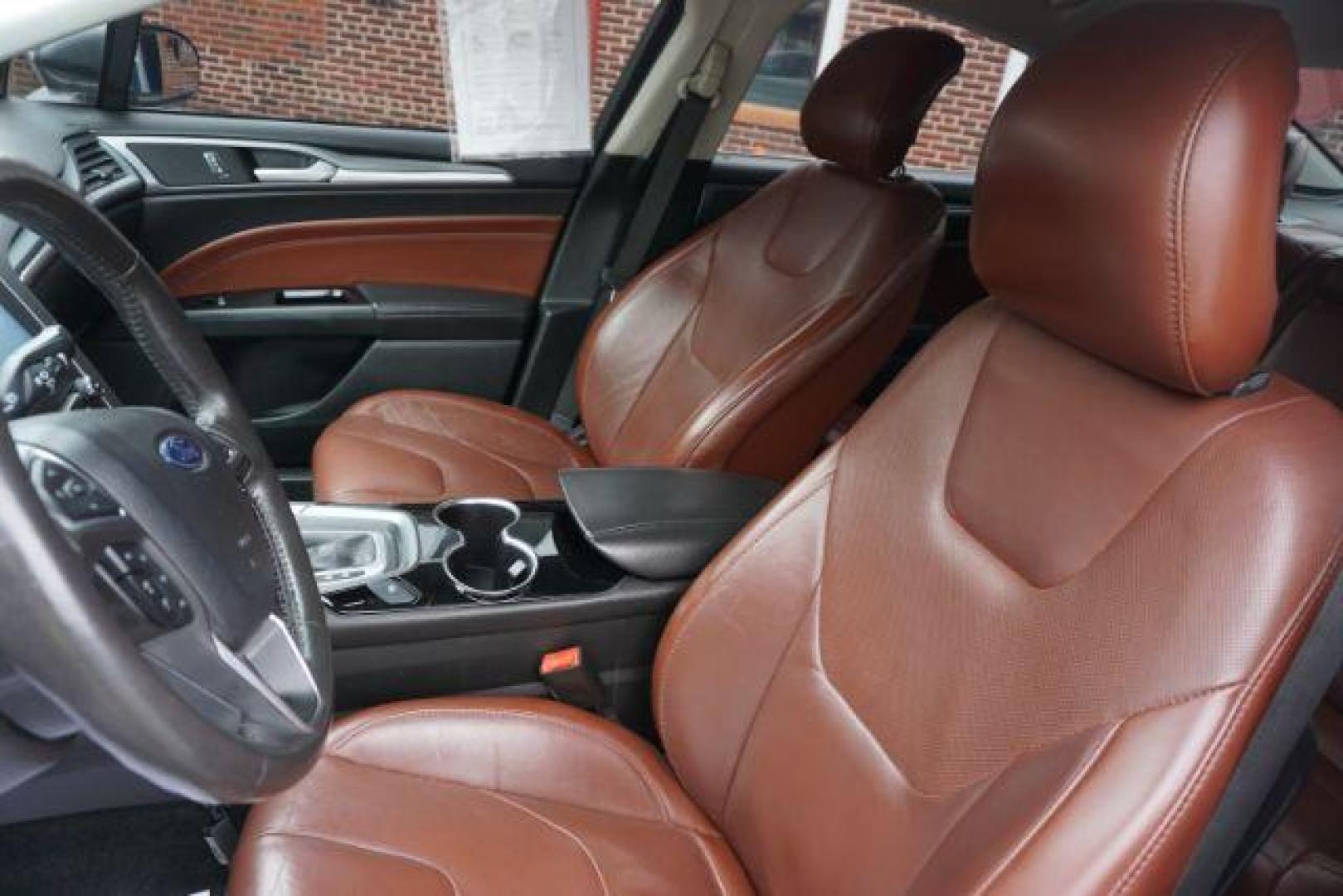 2015 Gray /Terracotta Ford Fusion SE (3FA6P0HD3FR) , located at 312 Centre Ave, Schuylkill Haven, PA, 17972, (570) 593-5278, 40.638130, -76.177383 - Photo#14
