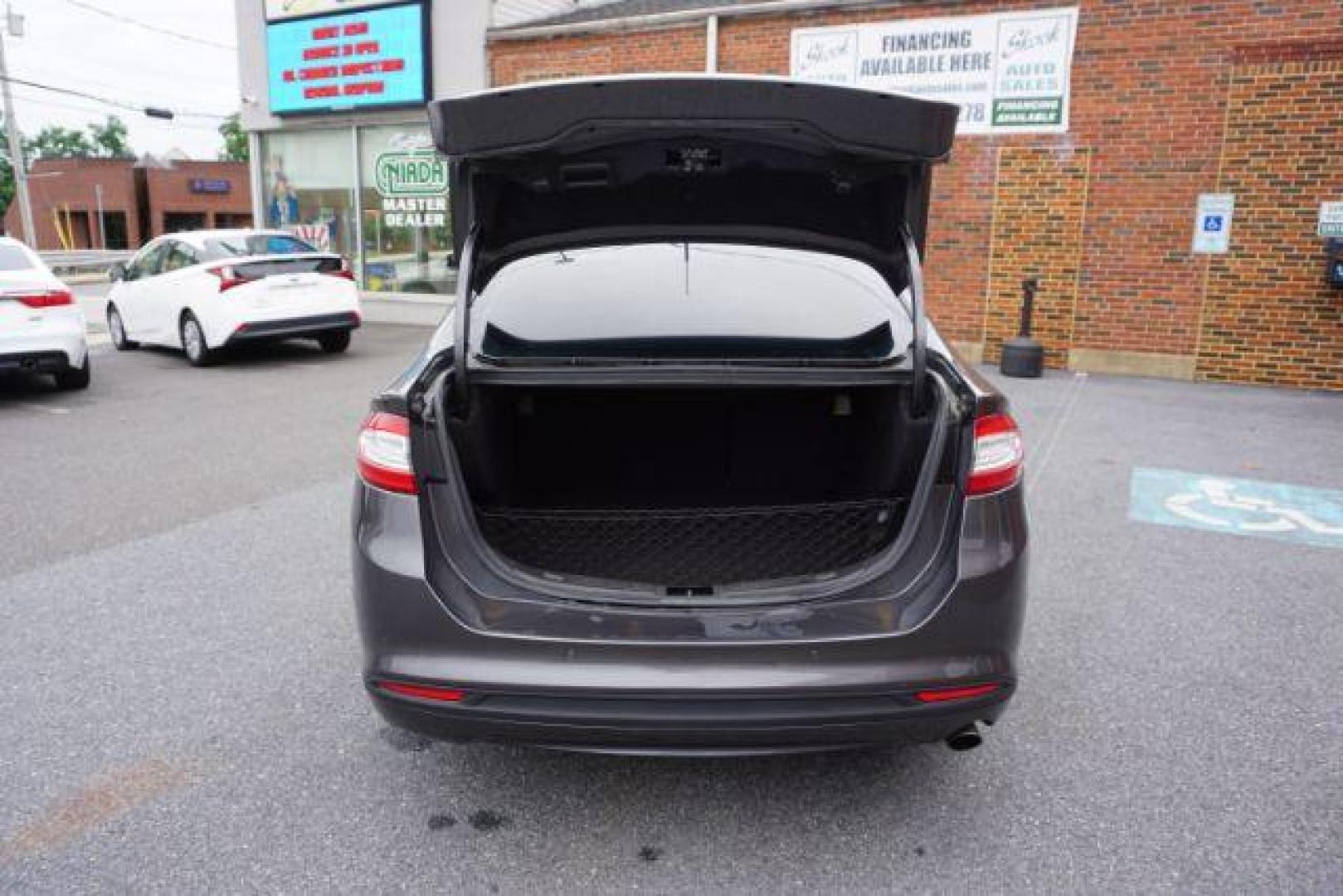 2015 Gray /Terracotta Ford Fusion SE (3FA6P0HD3FR) , located at 312 Centre Ave, Schuylkill Haven, PA, 17972, (570) 593-5278, 40.638130, -76.177383 - Photo#27