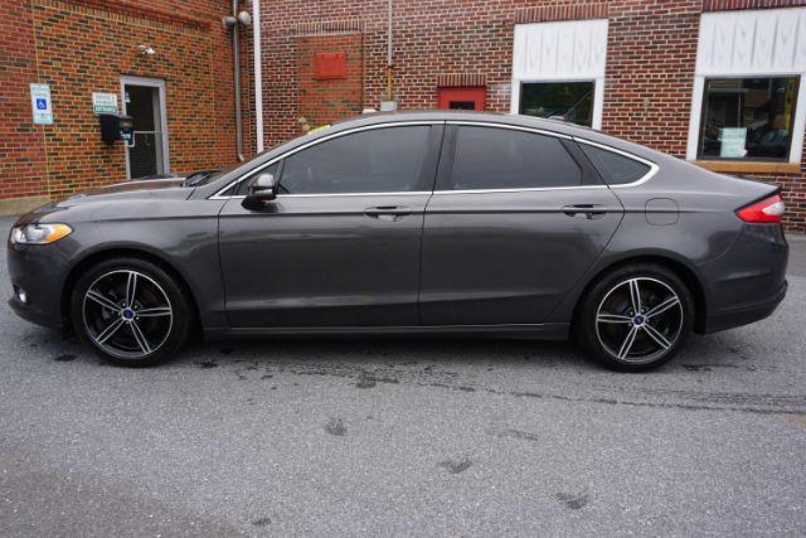 2015 Gray /Terracotta Ford Fusion SE (3FA6P0HD3FR) , located at 312 Centre Ave, Schuylkill Haven, PA, 17972, (570) 593-5278, 40.638130, -76.177383 - Photo#33