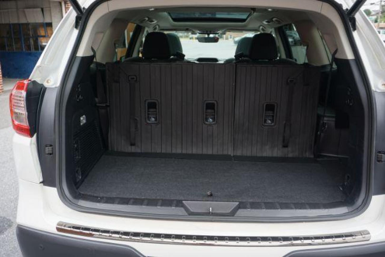 2022 Crystal White Pearl /Gray Subaru Ascent Onyx Edition (4S4WMAJD5N3) with an 2.4L H-4 gasoline direct injection engine, located at 312 Centre Ave, Schuylkill Haven, PA, 17972, (570) 593-5278, 40.638130, -76.177383 - Photo#36