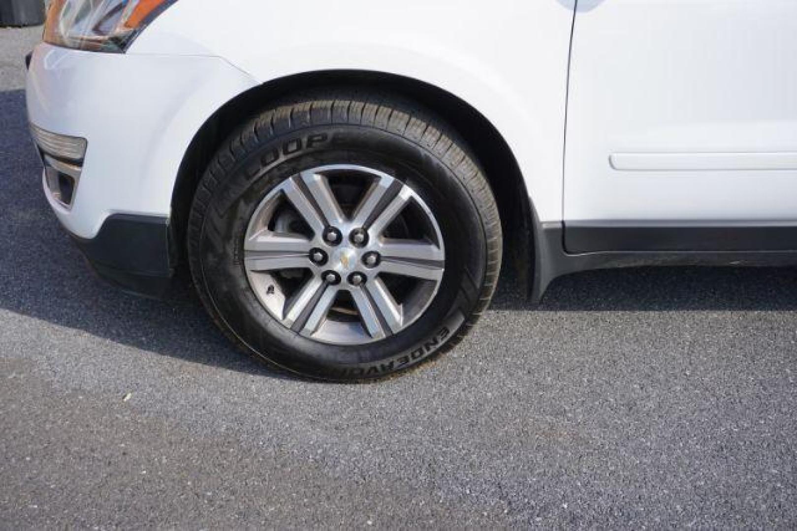 2016 Summit White /Dark Titanium/Light Titanium Chevrolet Traverse 1LT (1GNKVGKD3GJ) with an 3.6L V-6 gasoline direct injection engine, located at 312 Centre Ave, Schuylkill Haven, PA, 17972, (570) 593-5278, 40.638130, -76.177383 - Photo#4