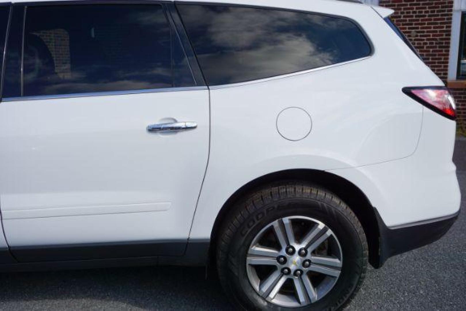 2016 Summit White /Dark Titanium/Light Titanium Chevrolet Traverse 1LT (1GNKVGKD3GJ) with an 3.6L V-6 gasoline direct injection engine, located at 312 Centre Ave, Schuylkill Haven, PA, 17972, (570) 593-5278, 40.638130, -76.177383 - Photo#5