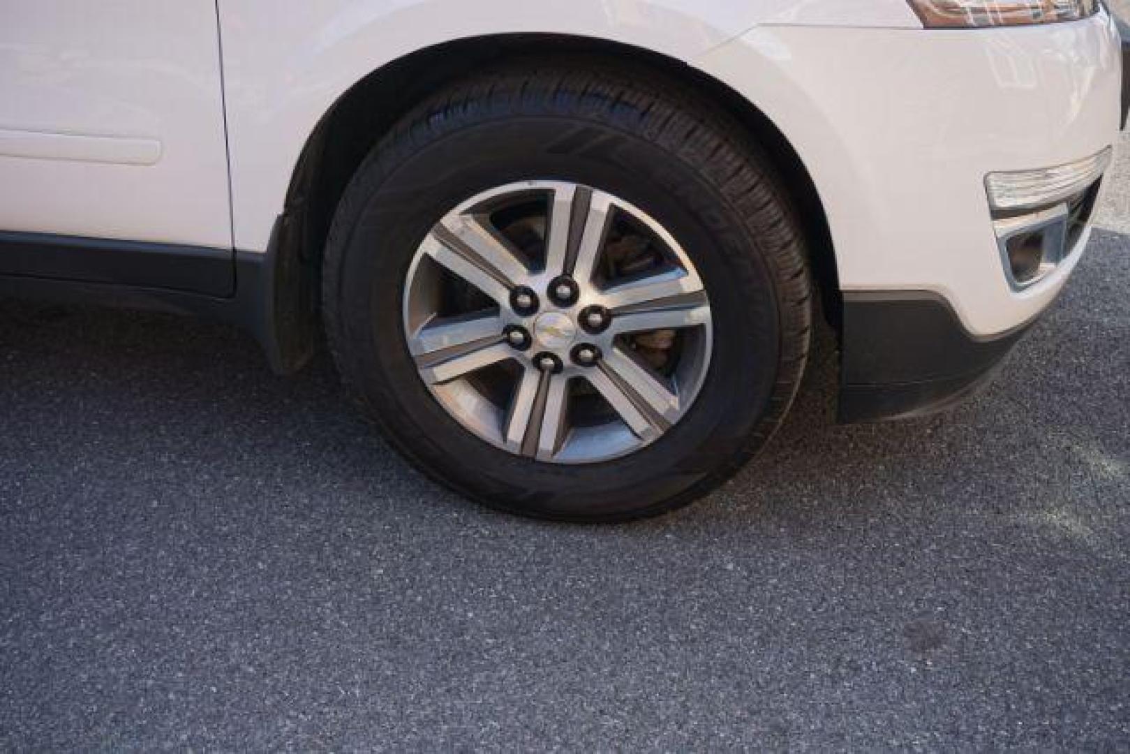 2016 Summit White /Dark Titanium/Light Titanium Chevrolet Traverse 1LT (1GNKVGKD3GJ) with an 3.6L V-6 gasoline direct injection engine, located at 312 Centre Ave, Schuylkill Haven, PA, 17972, (570) 593-5278, 40.638130, -76.177383 - Photo#15