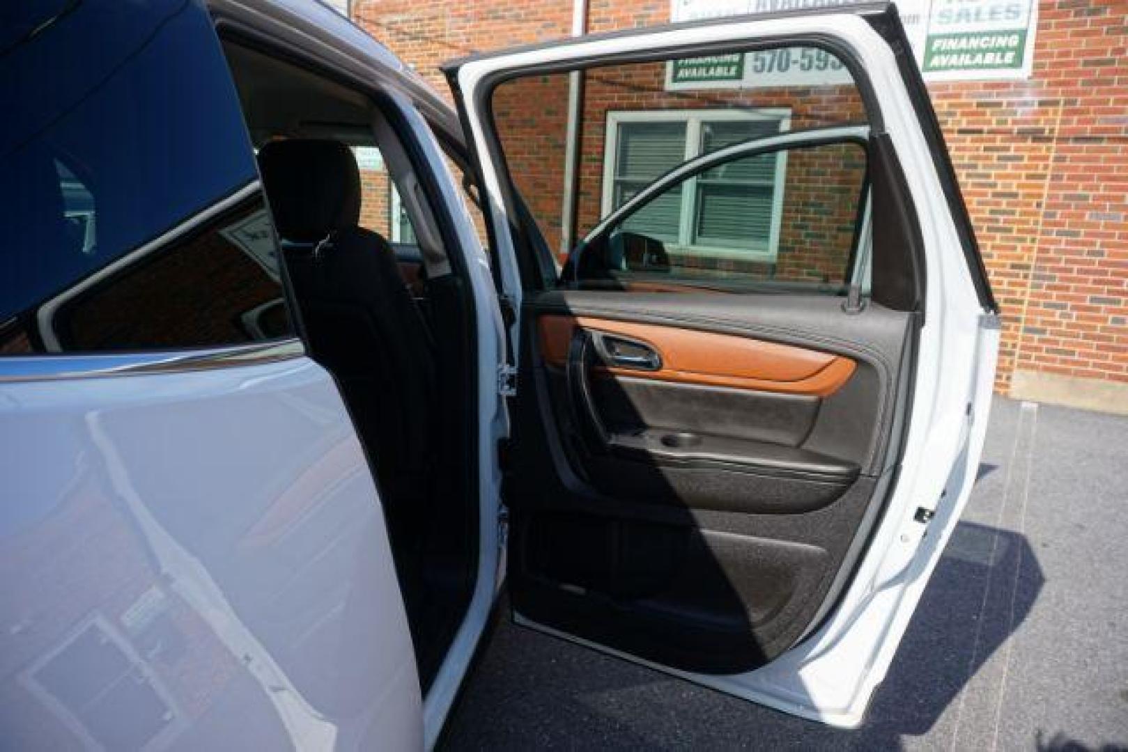 2016 Summit White /Dark Titanium/Light Titanium Chevrolet Traverse 1LT (1GNKVGKD3GJ) with an 3.6L V-6 gasoline direct injection engine, located at 312 Centre Ave, Schuylkill Haven, PA, 17972, (570) 593-5278, 40.638130, -76.177383 - Photo#41
