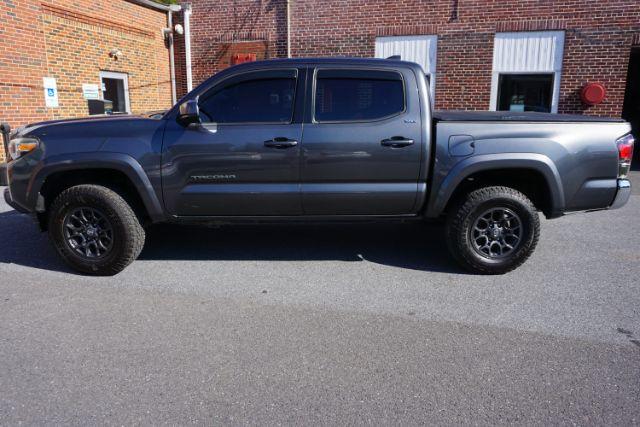 photo of 2017 Toyota Tacoma SR5 V6