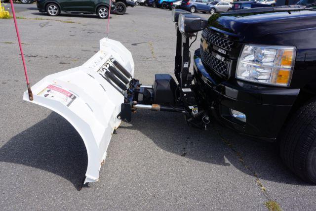 2014 Black /Light Cashmere/Dark Cashmere Chevrolet Silverado 2500HD LTZ (1GC1KYEG9EF) with an Vortec 6L V-8 variable valve control engine, located at 312 Centre Ave, Schuylkill Haven, PA, 17972, (570) 593-5278, 40.638130, -76.177383 - Photo#5