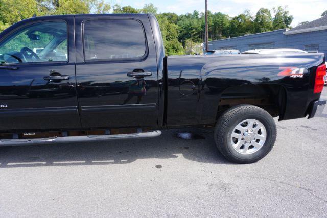 2014 Black /Light Cashmere/Dark Cashmere Chevrolet Silverado 2500HD LTZ (1GC1KYEG9EF) with an Vortec 6L V-8 variable valve control engine, located at 312 Centre Ave, Schuylkill Haven, PA, 17972, (570) 593-5278, 40.638130, -76.177383 - Photo#9