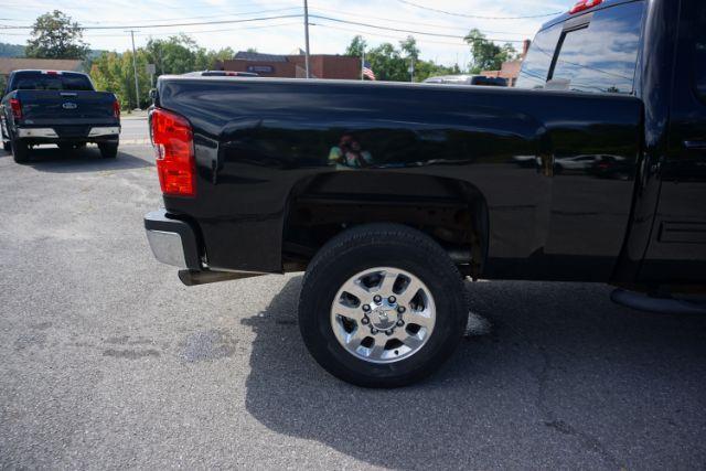 2014 Black /Light Cashmere/Dark Cashmere Chevrolet Silverado 2500HD LTZ (1GC1KYEG9EF) with an Vortec 6L V-8 variable valve control engine, located at 312 Centre Ave, Schuylkill Haven, PA, 17972, (570) 593-5278, 40.638130, -76.177383 - Photo#15