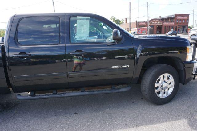 2014 Black /Light Cashmere/Dark Cashmere Chevrolet Silverado 2500HD LTZ (1GC1KYEG9EF) with an Vortec 6L V-8 variable valve control engine, located at 312 Centre Ave, Schuylkill Haven, PA, 17972, (570) 593-5278, 40.638130, -76.177383 - Photo#17