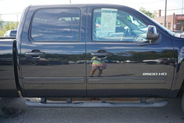 2014 Black /Light Cashmere/Dark Cashmere Chevrolet Silverado 2500HD LTZ (1GC1KYEG9EF) with an Vortec 6L V-8 variable valve control engine, located at 312 Centre Ave, Schuylkill Haven, PA, 17972, (570) 593-5278, 40.638130, -76.177383 - Photo#18