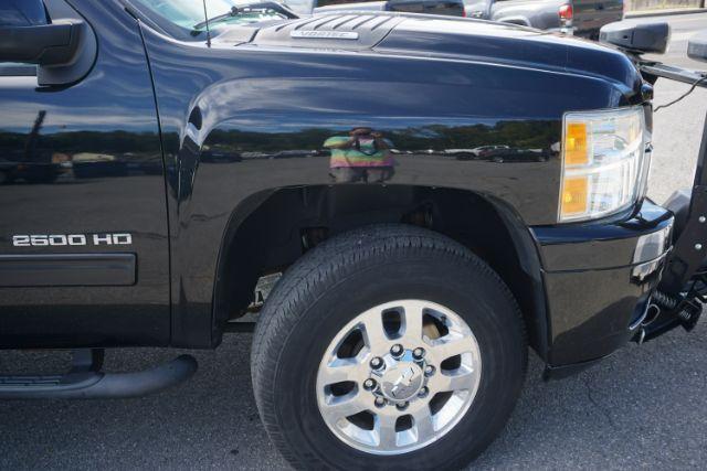 2014 Black /Light Cashmere/Dark Cashmere Chevrolet Silverado 2500HD LTZ (1GC1KYEG9EF) with an Vortec 6L V-8 variable valve control engine, located at 312 Centre Ave, Schuylkill Haven, PA, 17972, (570) 593-5278, 40.638130, -76.177383 - Photo#20