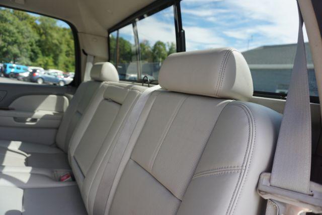 2014 Black /Light Cashmere/Dark Cashmere Chevrolet Silverado 2500HD LTZ (1GC1KYEG9EF) with an Vortec 6L V-8 variable valve control engine, located at 312 Centre Ave, Schuylkill Haven, PA, 17972, (570) 593-5278, 40.638130, -76.177383 - Photo#39