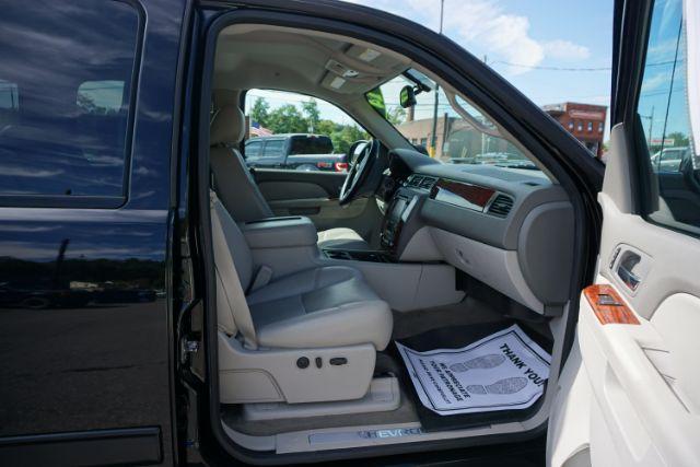 2014 Black /Light Cashmere/Dark Cashmere Chevrolet Silverado 2500HD LTZ (1GC1KYEG9EF) with an Vortec 6L V-8 variable valve control engine, located at 312 Centre Ave, Schuylkill Haven, PA, 17972, (570) 593-5278, 40.638130, -76.177383 - Photo#49