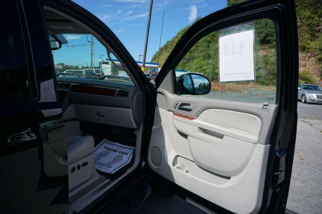 2014 Black /Light Cashmere/Dark Cashmere Chevrolet Silverado 2500HD LTZ (1GC1KYEG9EF) with an Vortec 6L V-8 variable valve control engine, located at 312 Centre Ave, Schuylkill Haven, PA, 17972, (570) 593-5278, 40.638130, -76.177383 - Photo#50