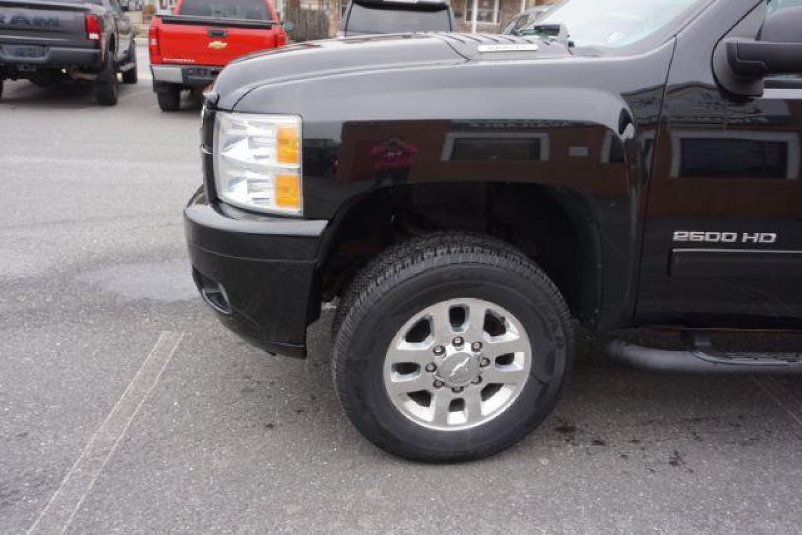 2014 Black /Light Cashmere/Dark Cashmere Chevrolet Silverado 2500HD LTZ (1GC1KYEG9EF) with an Vortec 6L V-8 variable valve control engine, located at 312 Centre Ave, Schuylkill Haven, PA, 17972, (570) 593-5278, 40.638130, -76.177383 - Photo#3