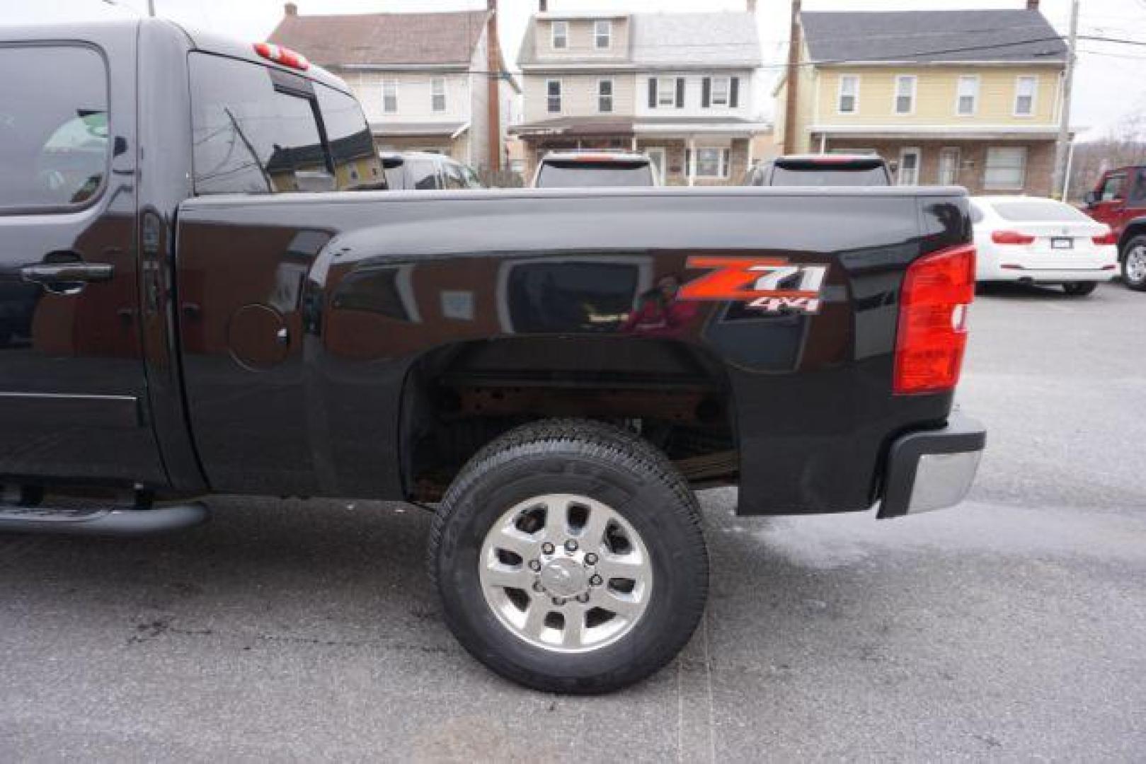 2014 Black /Light Cashmere/Dark Cashmere Chevrolet Silverado 2500HD LTZ (1GC1KYEG9EF) with an Vortec 6L V-8 variable valve control engine, located at 312 Centre Ave, Schuylkill Haven, PA, 17972, (570) 593-5278, 40.638130, -76.177383 - Photo#5