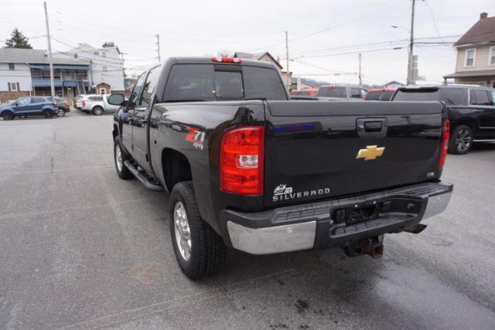 2014 Black /Light Cashmere/Dark Cashmere Chevrolet Silverado 2500HD LTZ (1GC1KYEG9EF) with an Vortec 6L V-8 variable valve control engine, located at 312 Centre Ave, Schuylkill Haven, PA, 17972, (570) 593-5278, 40.638130, -76.177383 - Photo#6