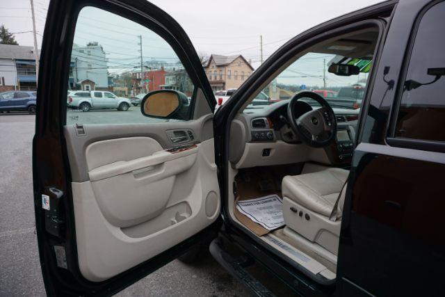 2014 Black /Light Cashmere/Dark Cashmere Chevrolet Silverado 2500HD LTZ (1GC1KYEG9EF) with an Vortec 6L V-8 variable valve control engine, located at 312 Centre Ave, Schuylkill Haven, PA, 17972, (570) 593-5278, 40.638130, -76.177383 - Photo#75