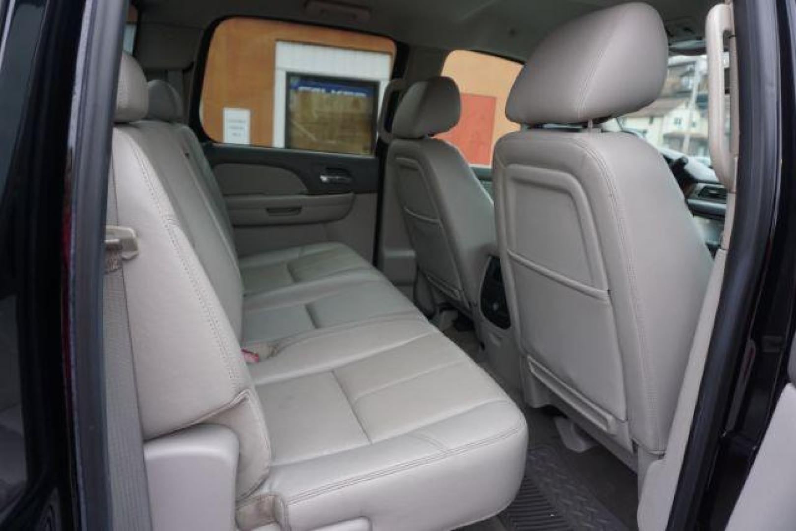 2014 Black /Light Cashmere/Dark Cashmere Chevrolet Silverado 2500HD LTZ (1GC1KYEG9EF) with an Vortec 6L V-8 variable valve control engine, located at 312 Centre Ave, Schuylkill Haven, PA, 17972, (570) 593-5278, 40.638130, -76.177383 - Photo#32