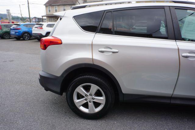 2013 Magnetic Gray Pearl /Black Toyota RAV4 XLE (2T3RFREV2DW) with an 2.5L I-4 DOHC engine, located at 312 Centre Ave, Schuylkill Haven, PA, 17972, (570) 593-5278, 40.638130, -76.177383 - Photo#14