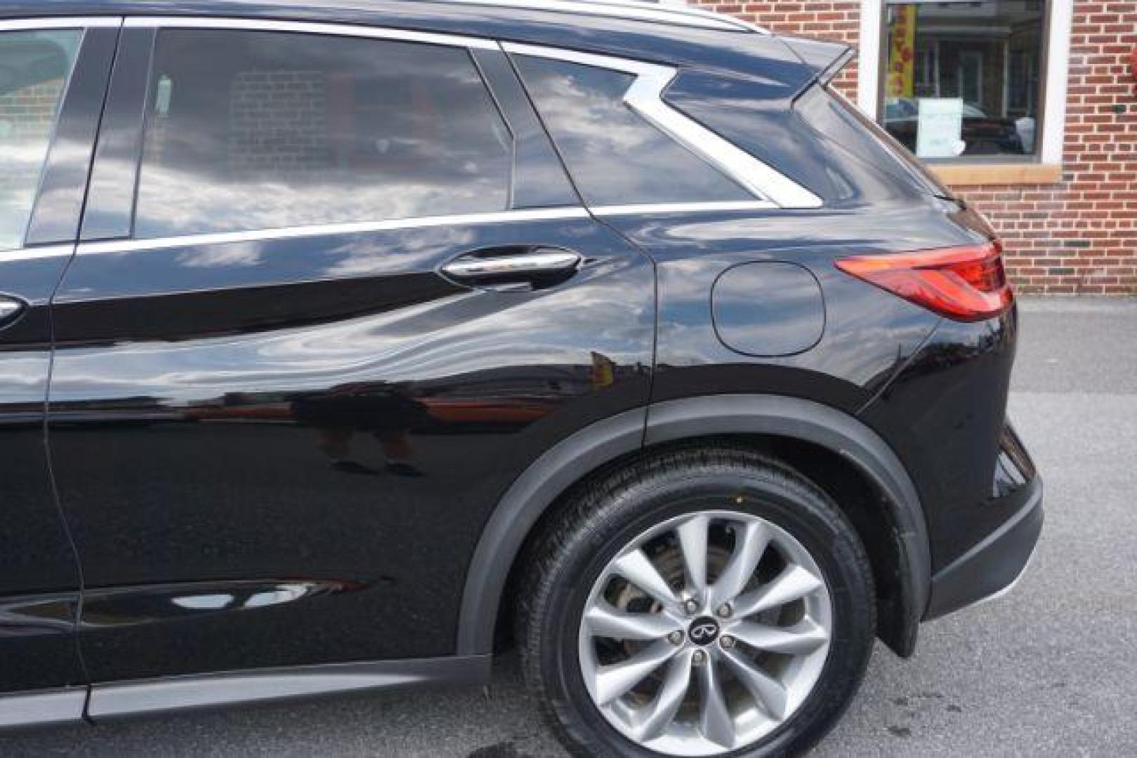 2020 Black Obsidian /Graphite INFINITI QX50 LUXE AWD (3PCAJ5M31LF) with an VC-Turbo 2L I-4 port/direct injection engine, located at 312 Centre Ave, Schuylkill Haven, PA, 17972, (570) 593-5278, 40.638130, -76.177383 - Photo#5