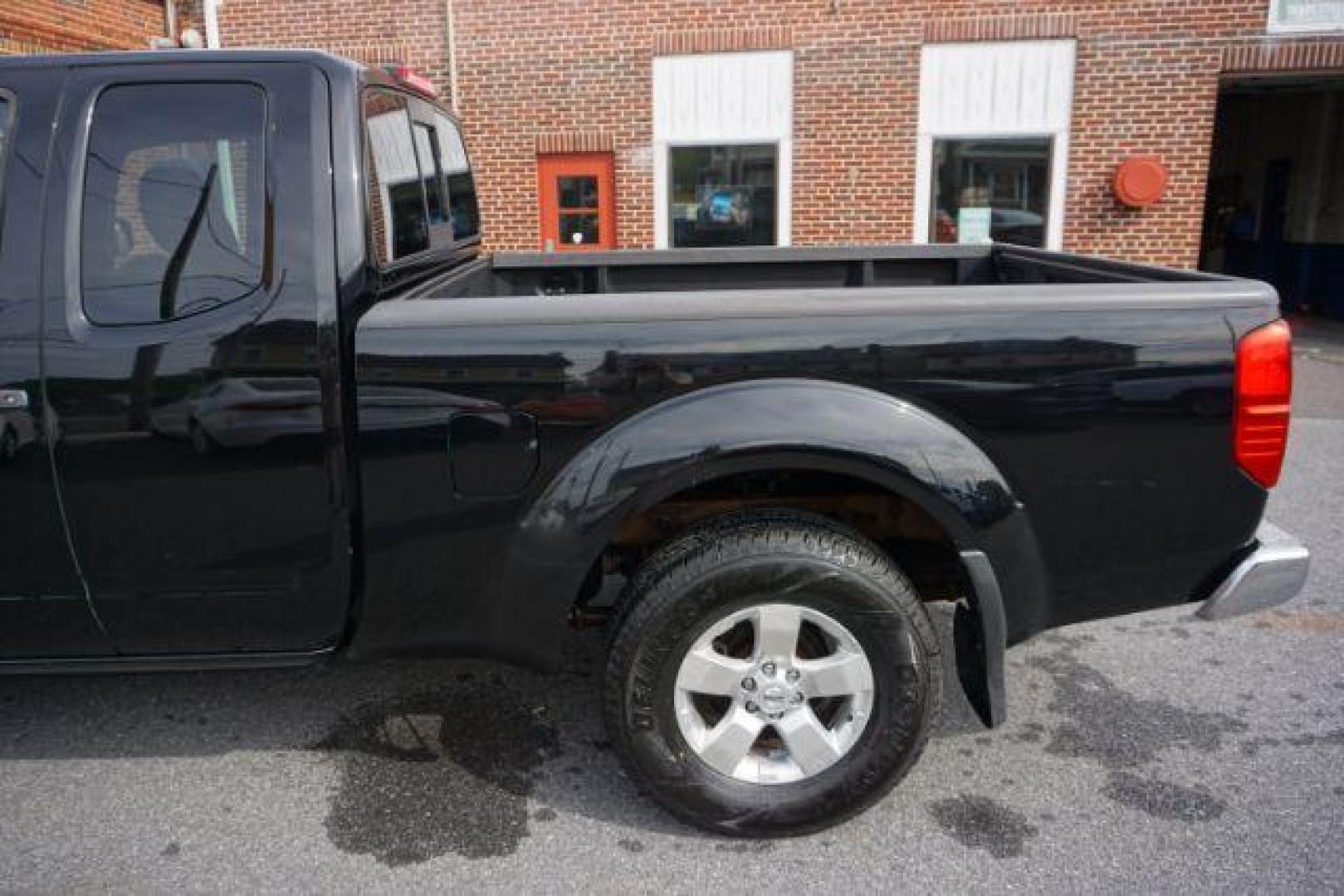 2010 Super Black /Graphite Nissan Frontier SE (1N6AD0CW1AC) with an VQ 4L V-6 DOHC engine, located at 312 Centre Ave, Schuylkill Haven, PA, 17972, (570) 593-5278, 40.638130, -76.177383 - Photo#4