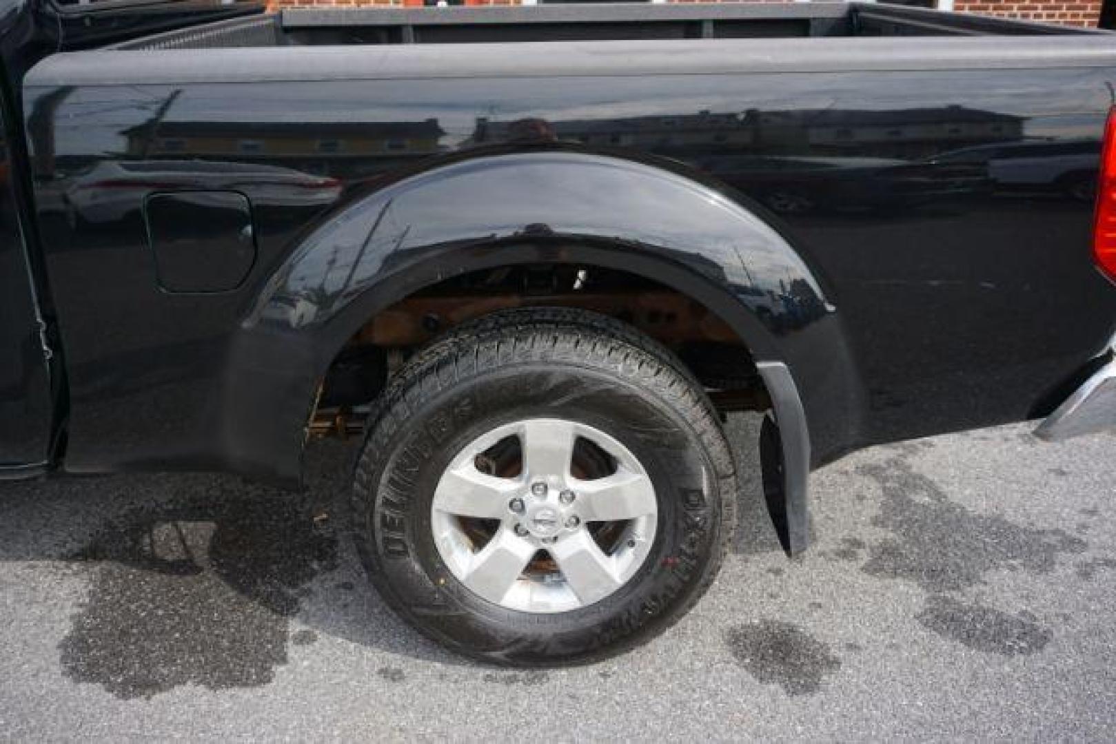 2010 Super Black /Graphite Nissan Frontier SE (1N6AD0CW1AC) with an VQ 4L V-6 DOHC engine, located at 312 Centre Ave, Schuylkill Haven, PA, 17972, (570) 593-5278, 40.638130, -76.177383 - Photo#6