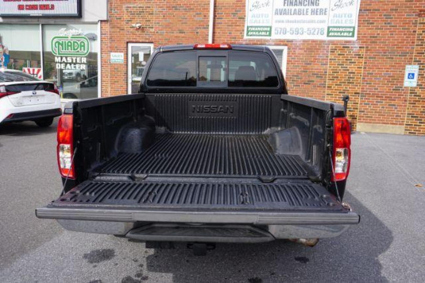 2010 Super Black /Graphite Nissan Frontier SE (1N6AD0CW1AC) with an VQ 4L V-6 DOHC engine, located at 312 Centre Ave, Schuylkill Haven, PA, 17972, (570) 593-5278, 40.638130, -76.177383 - Photo#7