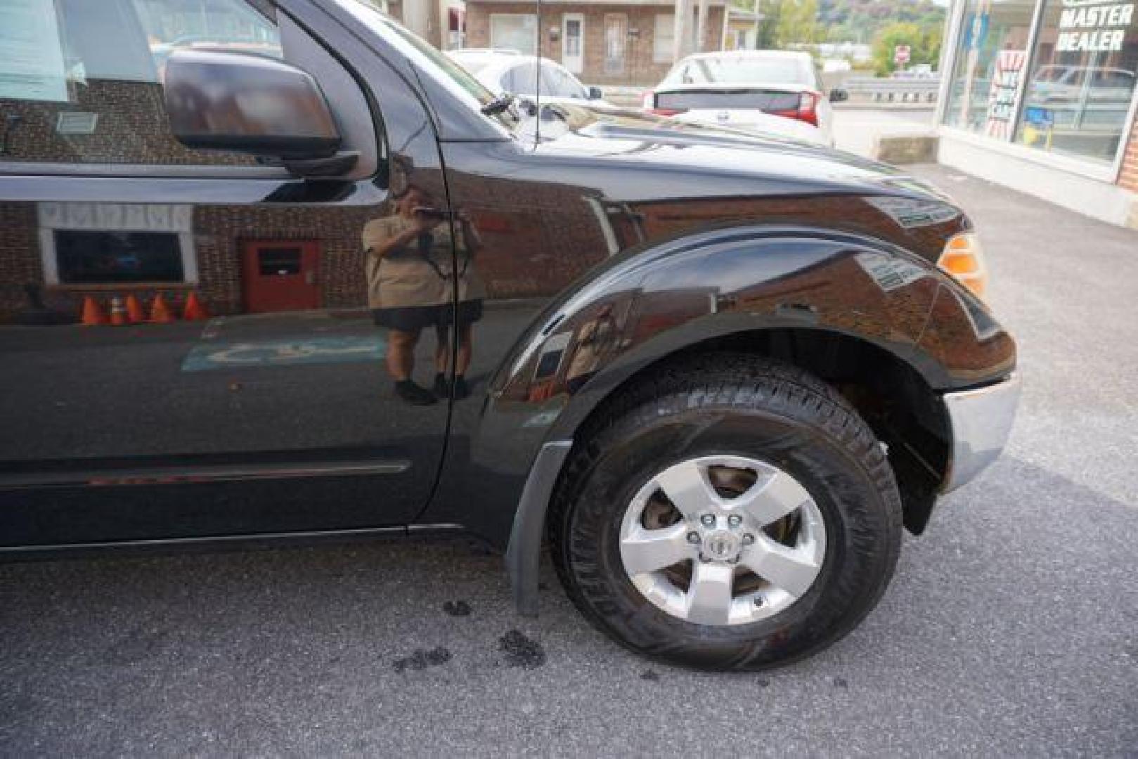 2010 Super Black /Graphite Nissan Frontier SE (1N6AD0CW1AC) with an VQ 4L V-6 DOHC engine, located at 312 Centre Ave, Schuylkill Haven, PA, 17972, (570) 593-5278, 40.638130, -76.177383 - Photo#14