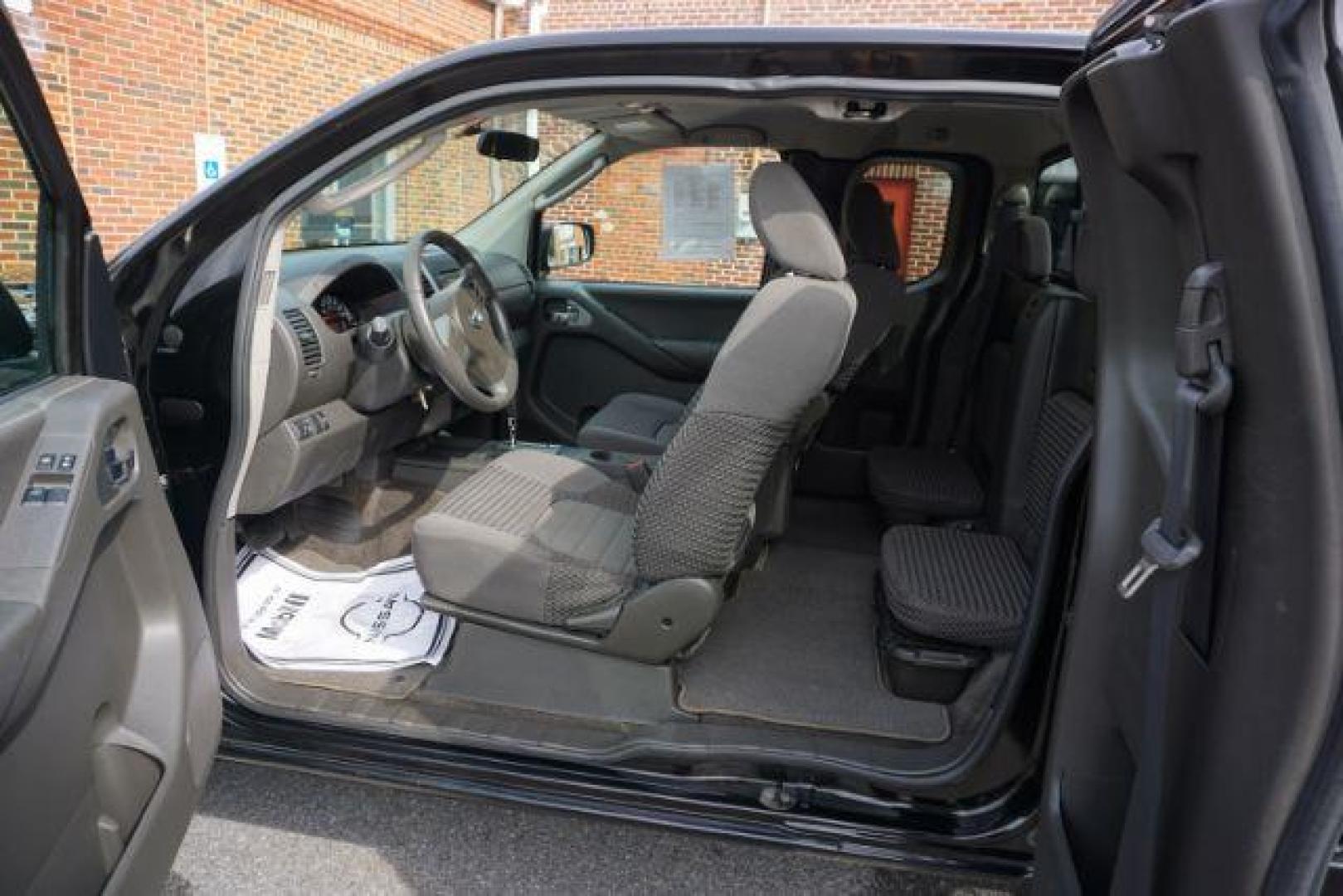 2010 Super Black /Graphite Nissan Frontier SE (1N6AD0CW1AC) with an VQ 4L V-6 DOHC engine, located at 312 Centre Ave, Schuylkill Haven, PA, 17972, (570) 593-5278, 40.638130, -76.177383 - Photo#27