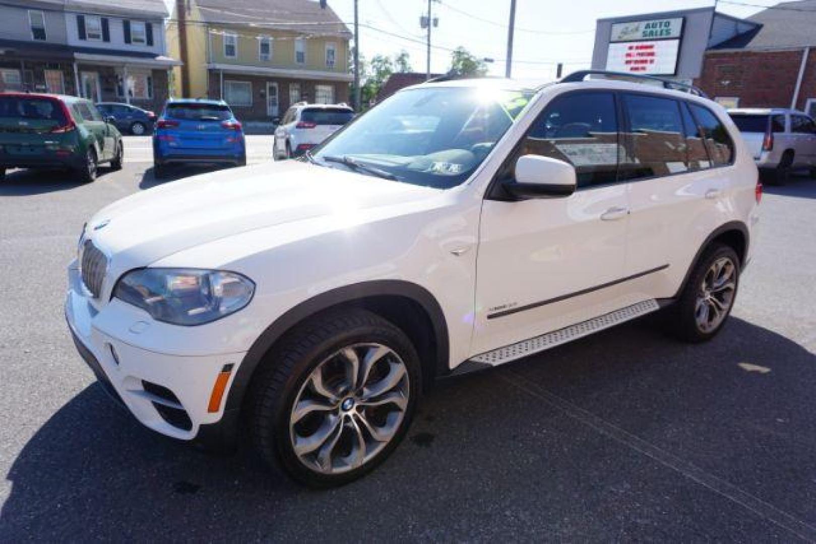 2012 Alpine White /Sand Beige BMW X5 xDrive50i (5UXZV8C59CL) with an 4.4L V-8 gasoline direct injection engine, located at 312 Centre Ave, Schuylkill Haven, PA, 17972, (570) 593-5278, 40.638130, -76.177383 - Photo#2