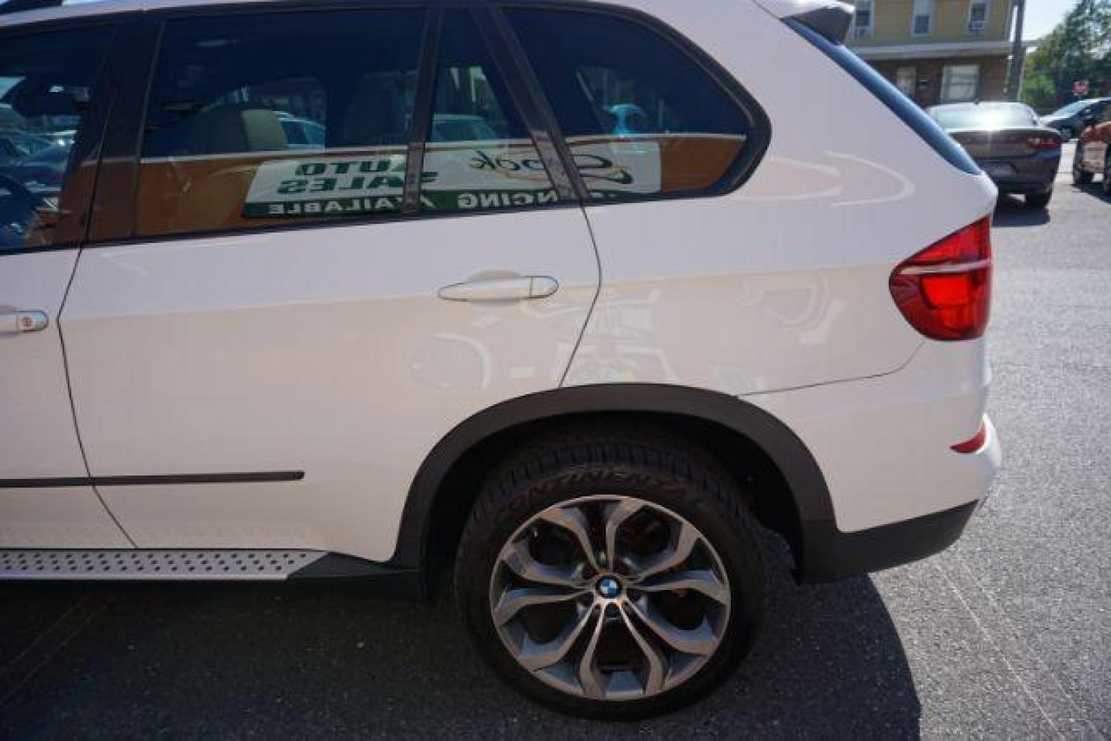 2012 Alpine White /Sand Beige BMW X5 xDrive50i (5UXZV8C59CL) with an 4.4L V-8 gasoline direct injection engine, located at 312 Centre Ave, Schuylkill Haven, PA, 17972, (570) 593-5278, 40.638130, -76.177383 - Photo#6