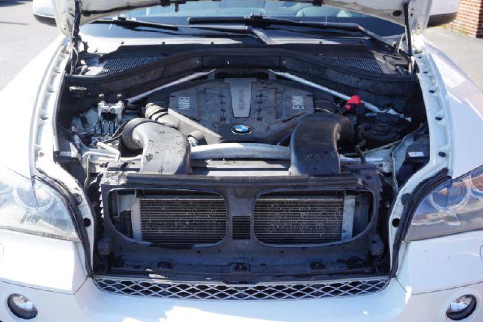 2012 Alpine White /Sand Beige BMW X5 xDrive50i (5UXZV8C59CL) with an 4.4L V-8 gasoline direct injection engine, located at 312 Centre Ave, Schuylkill Haven, PA, 17972, (570) 593-5278, 40.638130, -76.177383 - Photo#18