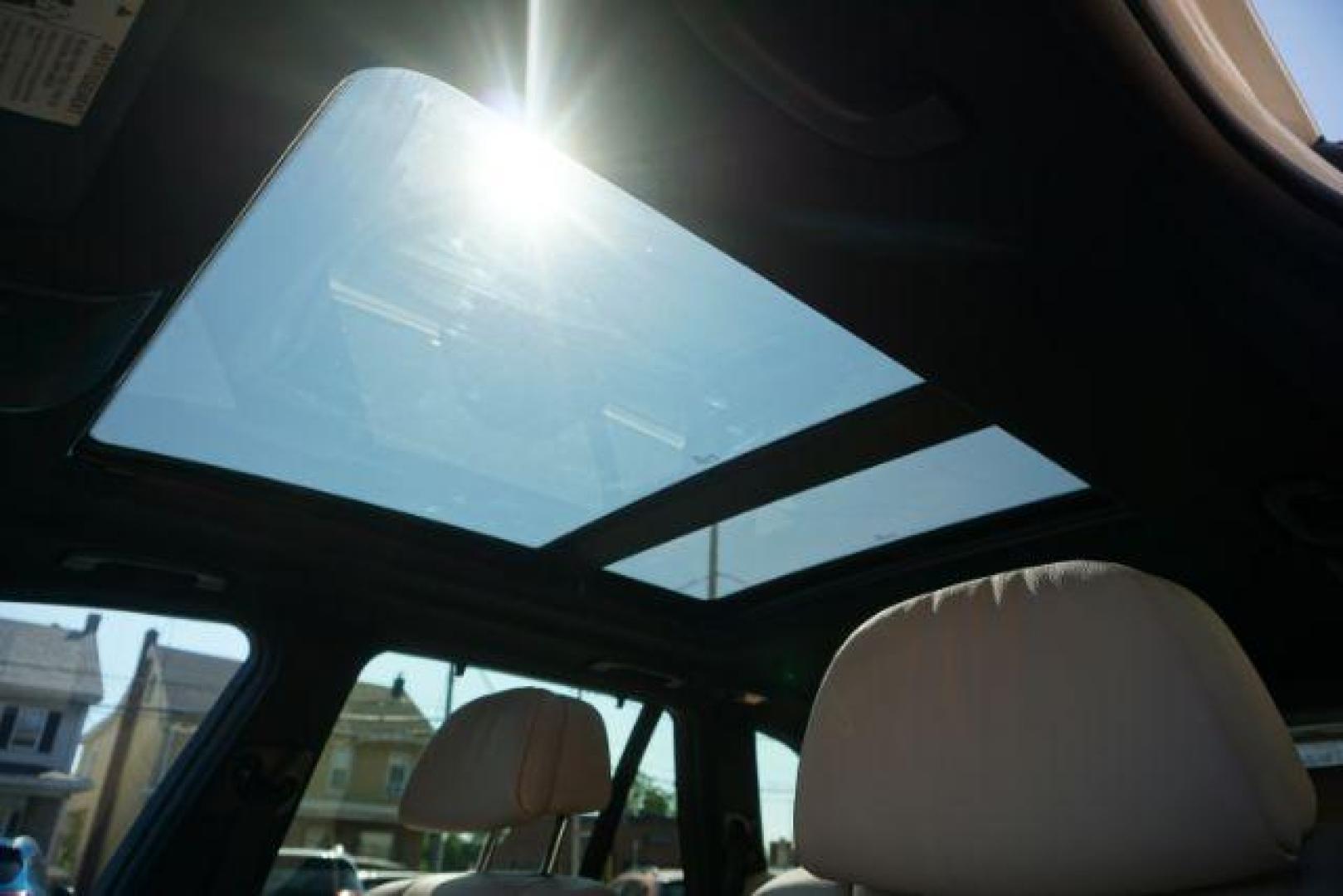 2012 Alpine White /Sand Beige BMW X5 xDrive50i (5UXZV8C59CL) with an 4.4L V-8 gasoline direct injection engine, located at 312 Centre Ave, Schuylkill Haven, PA, 17972, (570) 593-5278, 40.638130, -76.177383 - Photo#25