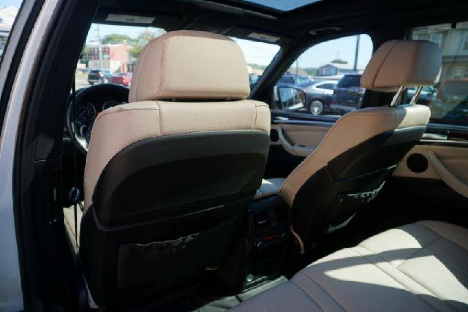 2012 Alpine White /Sand Beige BMW X5 xDrive50i (5UXZV8C59CL) with an 4.4L V-8 gasoline direct injection engine, located at 312 Centre Ave, Schuylkill Haven, PA, 17972, (570) 593-5278, 40.638130, -76.177383 - Photo#30