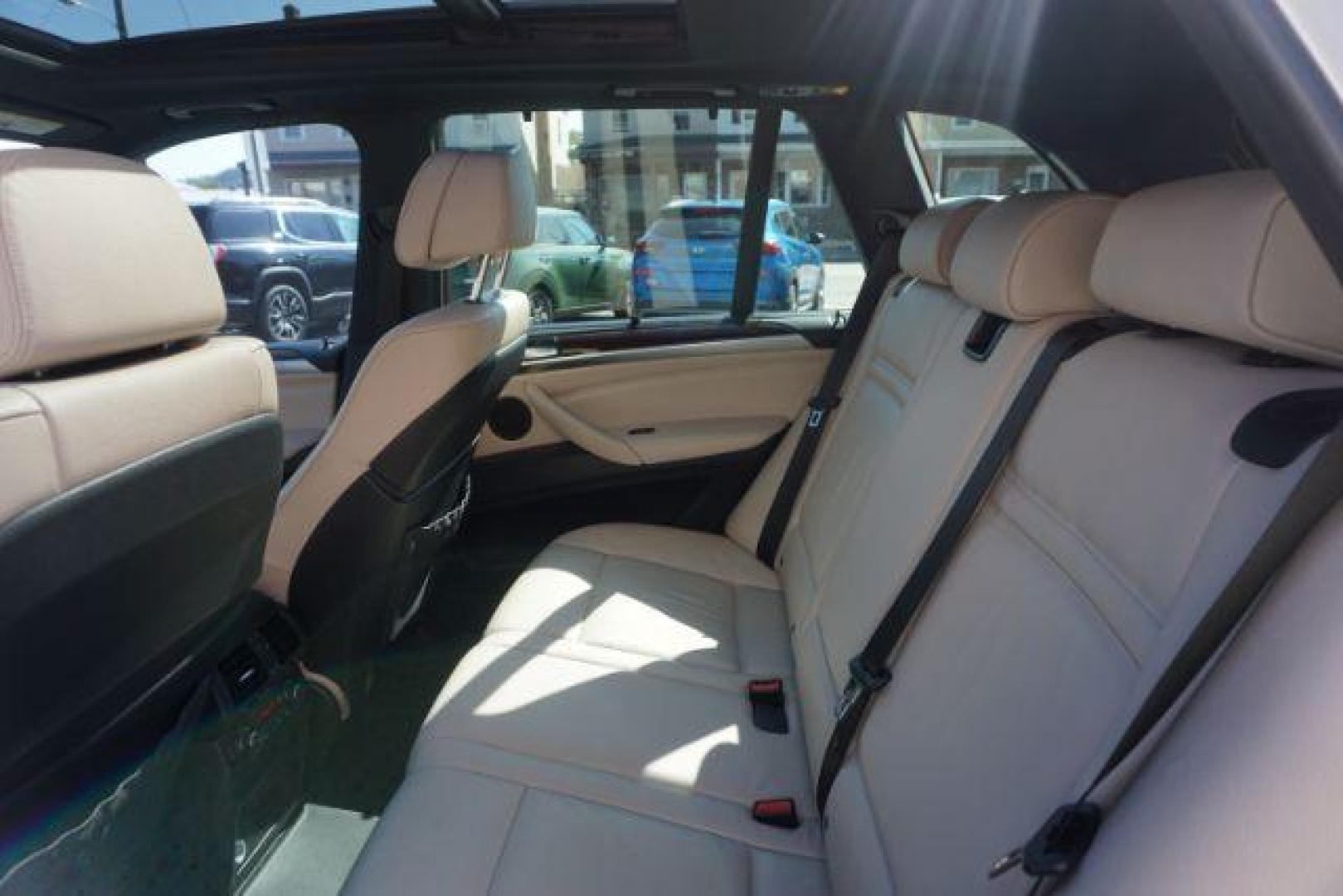 2012 Alpine White /Sand Beige BMW X5 xDrive50i (5UXZV8C59CL) with an 4.4L V-8 gasoline direct injection engine, located at 312 Centre Ave, Schuylkill Haven, PA, 17972, (570) 593-5278, 40.638130, -76.177383 - Photo#32
