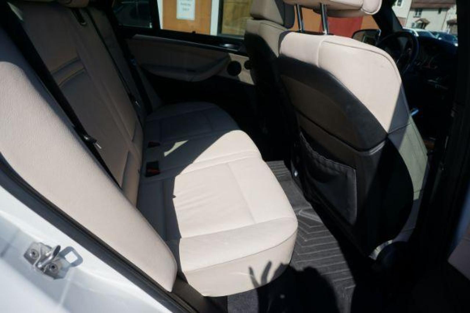 2012 Alpine White /Sand Beige BMW X5 xDrive50i (5UXZV8C59CL) with an 4.4L V-8 gasoline direct injection engine, located at 312 Centre Ave, Schuylkill Haven, PA, 17972, (570) 593-5278, 40.638130, -76.177383 - Photo#41